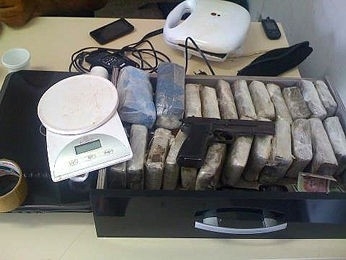 Jovens foram presos em quitinete em Cuiab