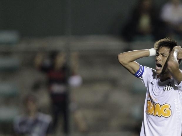 Aps dar espetculo contra o Cruzeiro, Neymar teve uma atuao apagada neste domingo