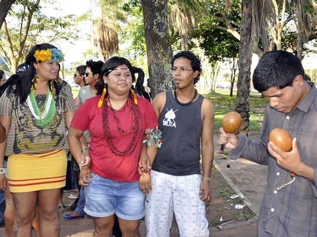 Manifestao foi realizada em praa na Avenida Rubens de Mendona