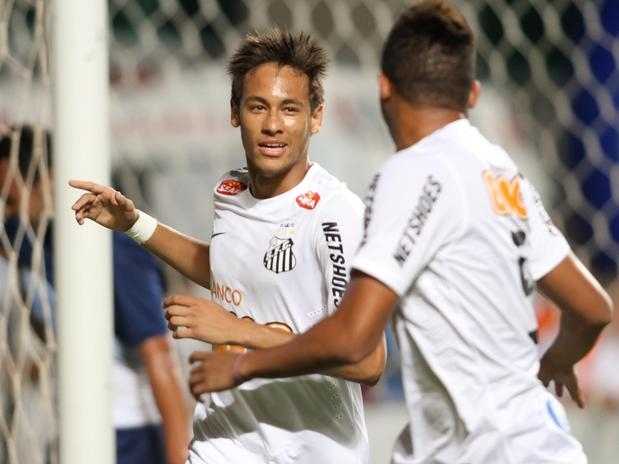 Neymar brilhou no Estdio Independncia e teve o nome gritado pela prpria torcida do Cruzeiro