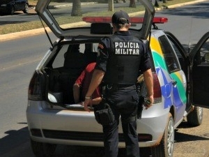 Outros dois suspeitos foram presos pela Polcia Militar