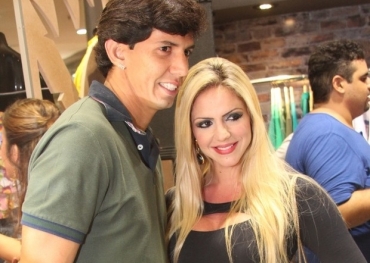 Victor Ramos e namorada 