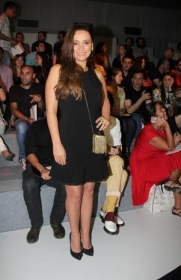 Susana Pires conferiu o desfile da Forum da fila A