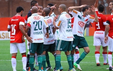 Decis�o ocorre por causa de lance pol�mico no jogo entre Palmeiras e Inter
