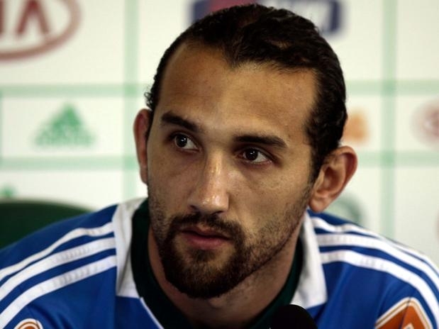 Atacante criticou postura de Gerson Baluta, que teria sido respons�vel por gol anulado