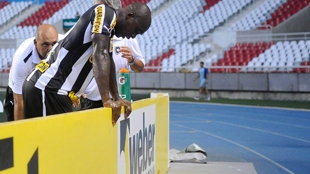 Seedorf se machucou em lance de escanteio