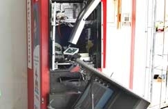 Ladr�es n�o conseguiram ter acesso a gaveta do equipamento, onde fica guardado o dinheiro, e fugiram em uma caminhonete