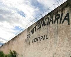 Irm�os estavam na Penitenci�ria Central do Estado e s�o suspeitos de roubar um carro em Cuiab�