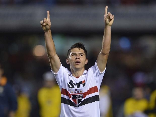 Osvaldo fez belo gol e manteve a boa fase no ataque do So Paulo