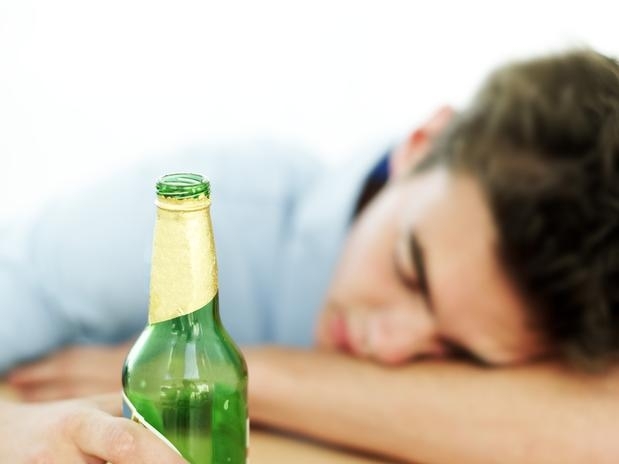 Estudo mostrou que os homens tm duas vezes mais chances de morrer do que pessoas da mesma idade que no bebem em excess