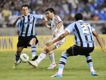 Fluminense conseguiu reao relmpago, mas sofreu gol do empate no final do jogo