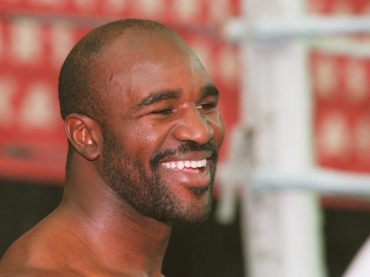 Holyfield ainda vai fazer anncio oficial da aposentadoria