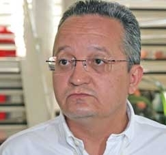 No saguo do aeroporto Marechal Rondon, pouco antes de ir  Braslia, senador refora acusaes a Riva