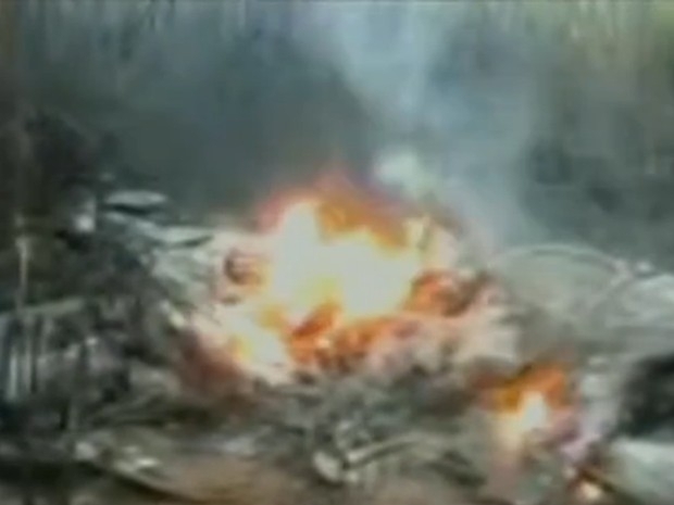 Imagem de cinegrafista amador mostram monomotor destrudo