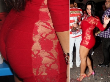 Detalhe da renda que deixa � mostra as curvas de Solange Gomes, rainha da bateria da Porto da Pedra