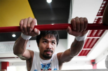 Manny Pacquiao tenta cavar a luta do sculo  fora