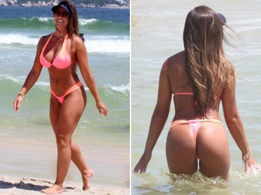 Nicole Bahls chamou ateno com um biquni fluorescente