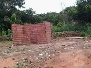Construo est sendo feita em uma rea pblica