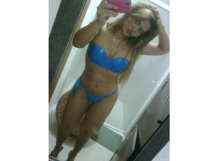 Geisy exibe o seu corpo quase preparado para encarar as festas de fim de ano e claro, o carnaval