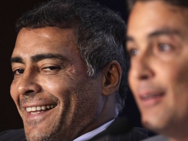 Rom�rio cobra R$ 58 milh�es do Vasco em d�vidas