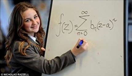 Olivia Manning, de 12 anos, tem QI superior a Eintein e Hawking