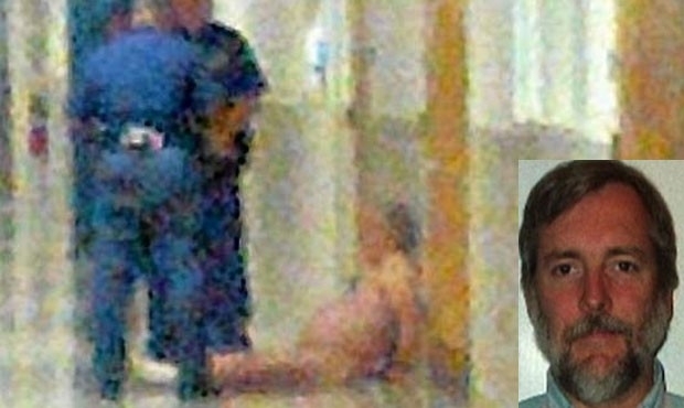 Professor de matemtica tirou a roupa e ficou nu na Universidade Estadual de Michigan.