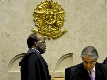 Pela tradi��o da Corte, Joaquim Barbosa dever� substituir Ayres Britto