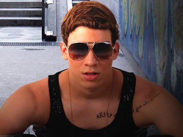 Vocalista Eduardo Martins