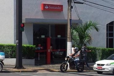 Gerentes de 12 agncias do banco Santander receberam orientaes do Procon