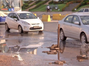 Rede de gua apresentou defeito na manh desta segunda-feira (24)