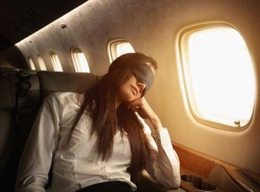 Mulher dormia durante viagem entre Londres e S�o Franscisco. Agressor aproveitou que estava sentado no banco de tr�s da v�tima para estender o bra�o e apalpar os seus seios