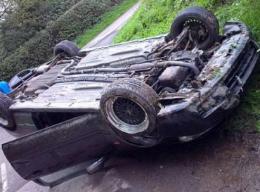 Foto do carro que Steve Clark colocou  venda na internet