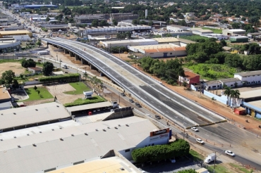 Obra na parte inferior do Viaduto da MT-040 modifica trnsito no Coxip