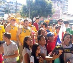 A interao entre as torcidas se intensificou nos ltimos dias, com a chegada de mais turistas