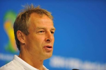 Alemo Klinsmann, tcnico dos EUA, d entrevista aps treino hoje