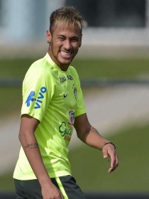 Neymar em treino da Seleção: A pessoa que eu mais amo há dois anos é o Neymar. Amo a energia dele. É gênio, diz Gloria Coelho
