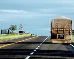 Assalto a caminhoneiros para trocar o veculo por droga na Bolvia vem sendo um crime freqente nas estradas de Mato Grosso