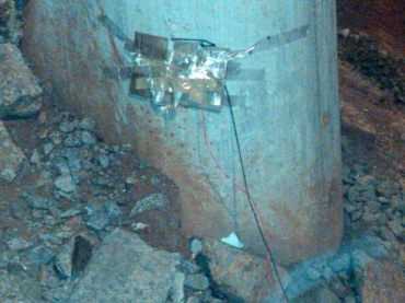 Dinamites presas com fitas � coluna de sustenta��o da Linha 15, no dia 29 de junho.