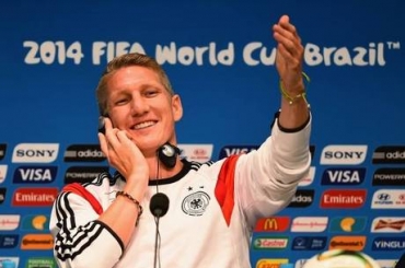 Schweinsteiger era s� sorrisos na �ltima entrevista coletiva  Laurence