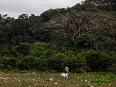 rea que era tomada pelo Rio Tiet e hoje est seca, repleta de lixo