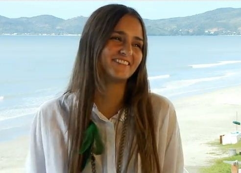 Catarina decidiu leiloar sua virgindade pela internet