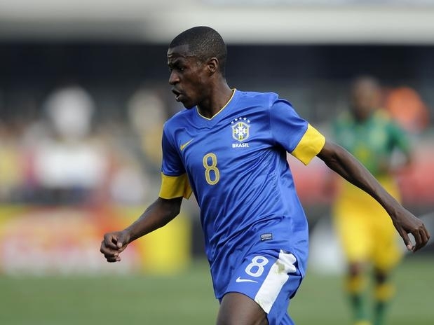 O volante rebateu Emerson e disse que o corintiano interpretou errado