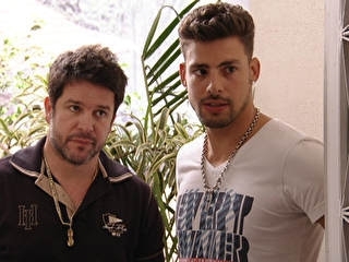 Atrs da verdade, Tufo procura cafetina