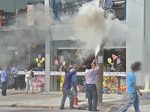 Mais de 30 unidades da regio ficaram sem energia eltrica.