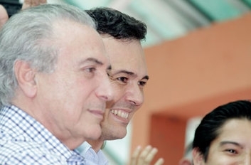 Temer refora palanque de Ldio em ato na Capital.