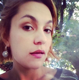 Paula Barbosa mostra o novo visual. Cabelos lisos e curtinhos