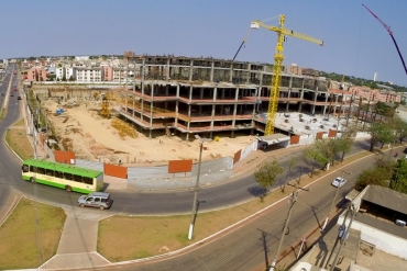 Mais de 350 pessoas trabalham atualmente na obra, dando ainda mais agilidade na execu��o da constru��o