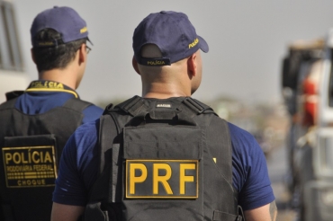 Os PMs e comerciantes foram presos por policiais rodovi�rios, no Trevo do Lagarto