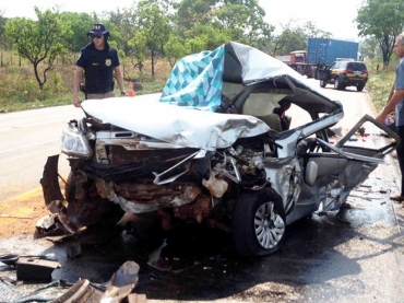 Acidente na Serra de So Vicente, na BR-364, deixou duas pessoas feridas, em Mato Grosso.