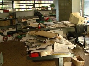 Documentos de ex-alunos foram encontrados pelo MPF na Fadisc em So Carlos